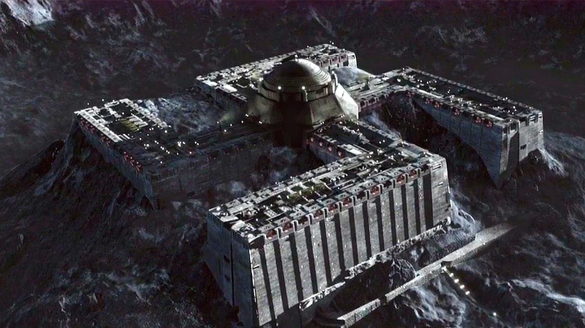 速看科幻电影《钢铁苍穹》,月球暗面真的有个军事基地,可怕!