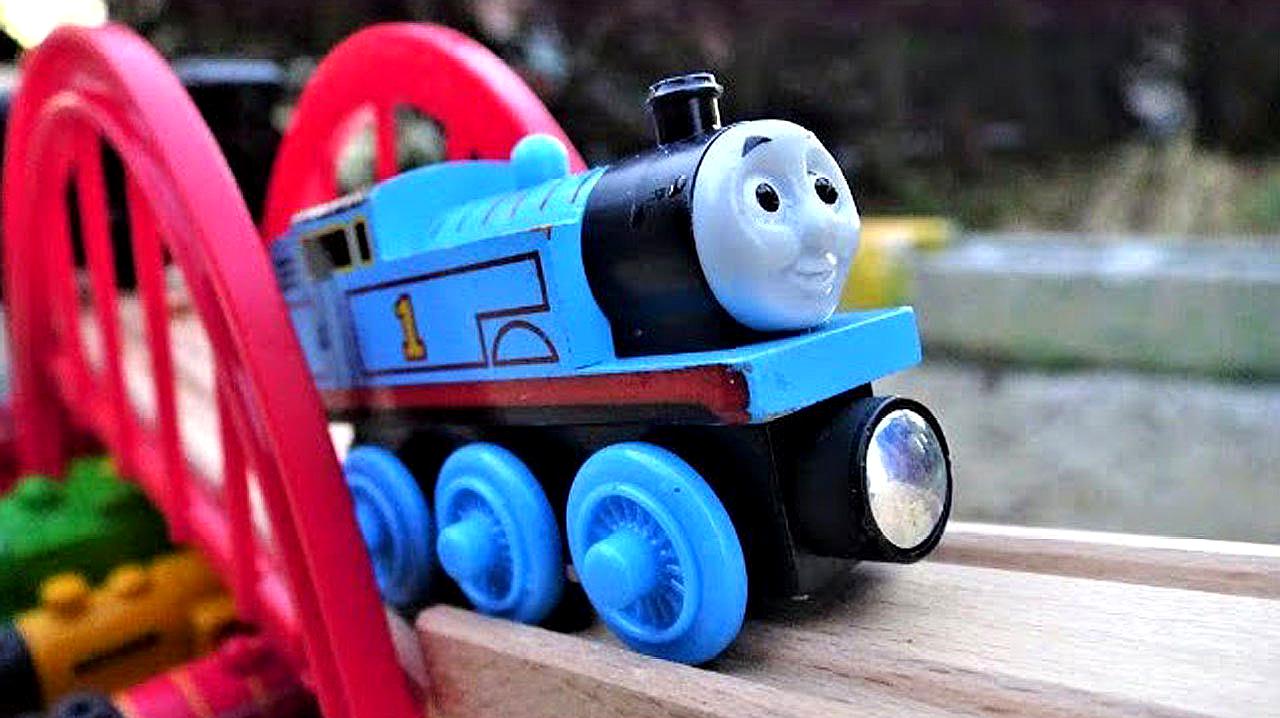 "鸭鸭玩具乐园"之早教视频:托马斯小火车