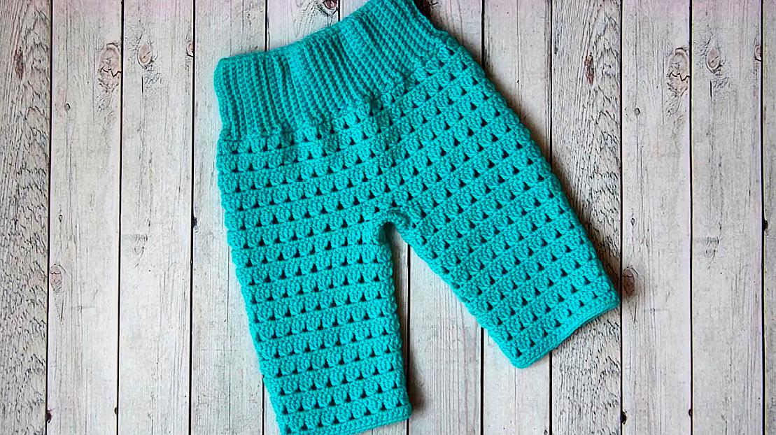 钩针编织漂亮的婴幼儿冬季毛裤,非常暖和而且实用