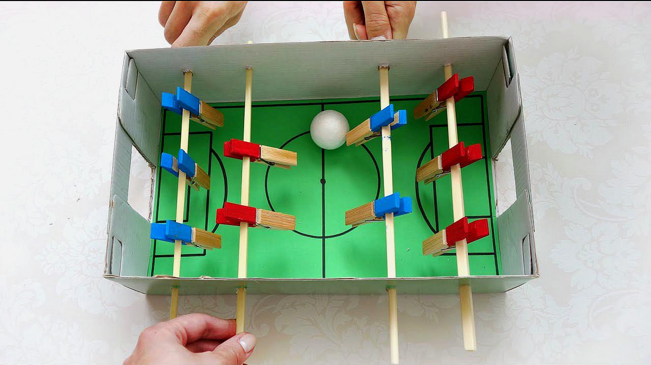 教你用鞋盒手工制作玩具桌上足球,周末和小朋友们玩的很开心!