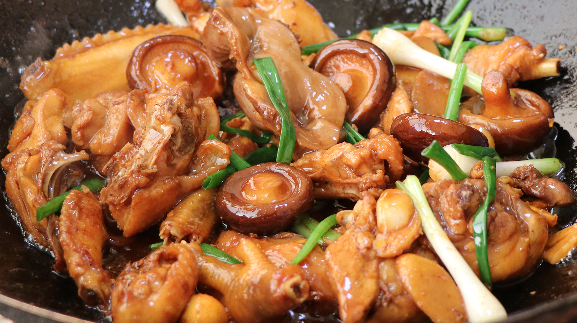 分享六道家常美食:香菇炒鸡肉上榜,蒜蓉蛏子吃起来那叫一个香!