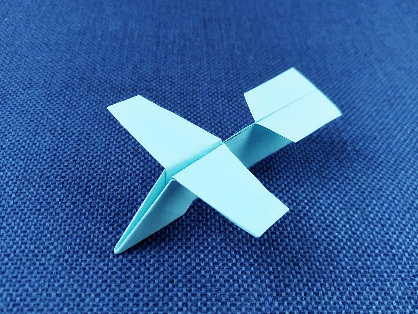 儿童喜欢的创意飞很远的纸飞机折纸