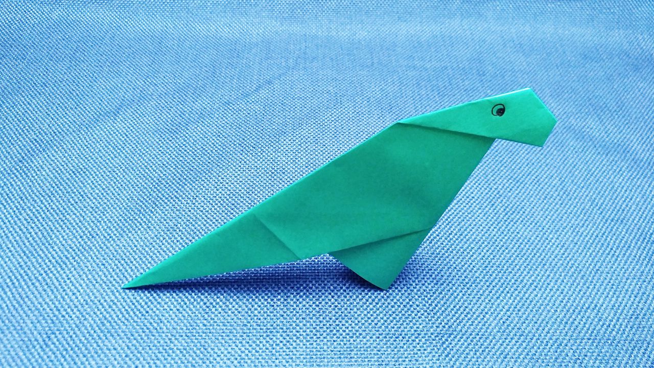 4三角龙的简单折法  02:15  来源:经验视频-三角恐龙折纸简单又好学