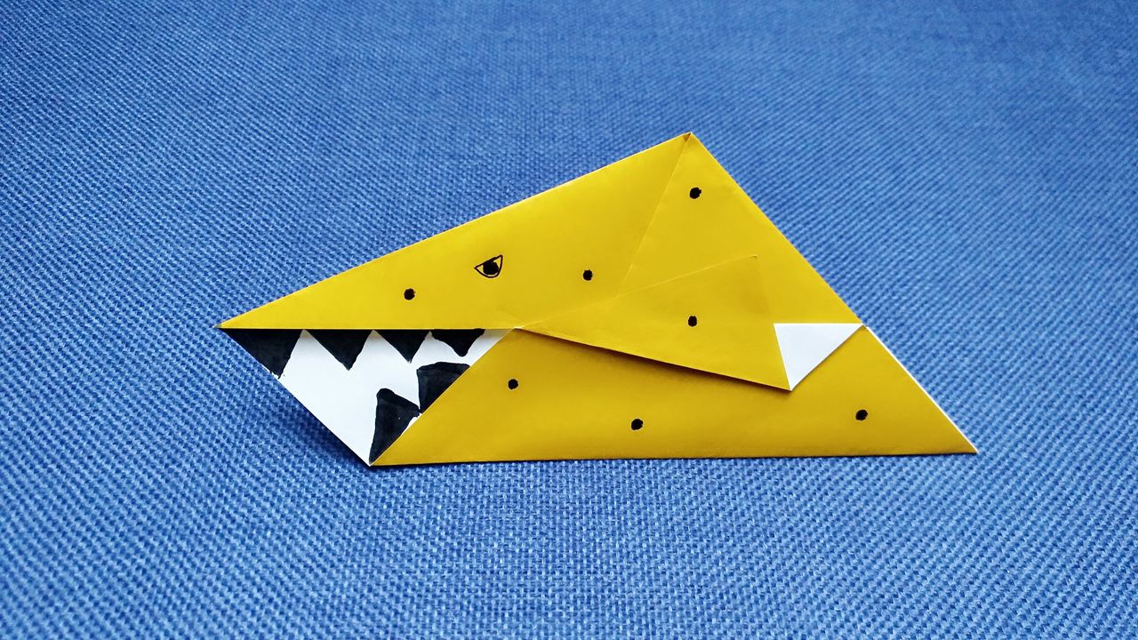 4三角龙的简单折法  02:15  来源:经验视频-三角恐龙折纸简单又好学