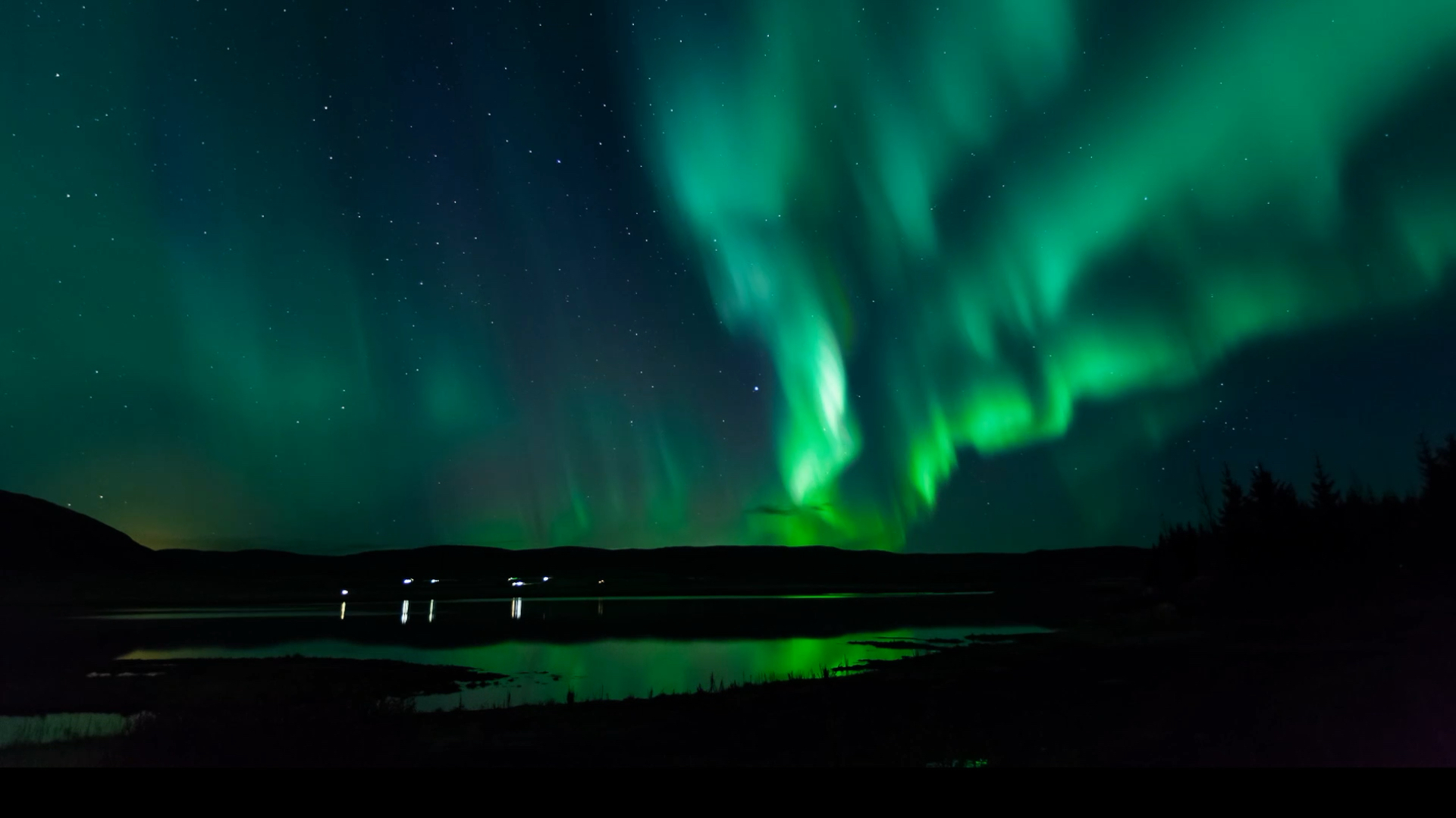 世界上最好看的极光在冰岛
