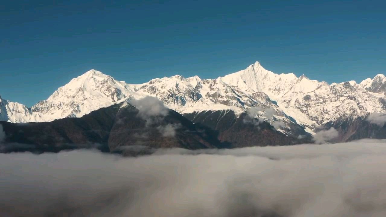 国内旅游景点推荐,神圣之山梅里雪山等你前来观赏