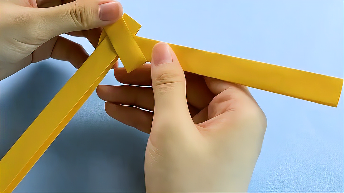 竹蜻蜓怎么折?折纸达人教你折竹蜻蜓,折法很简单!