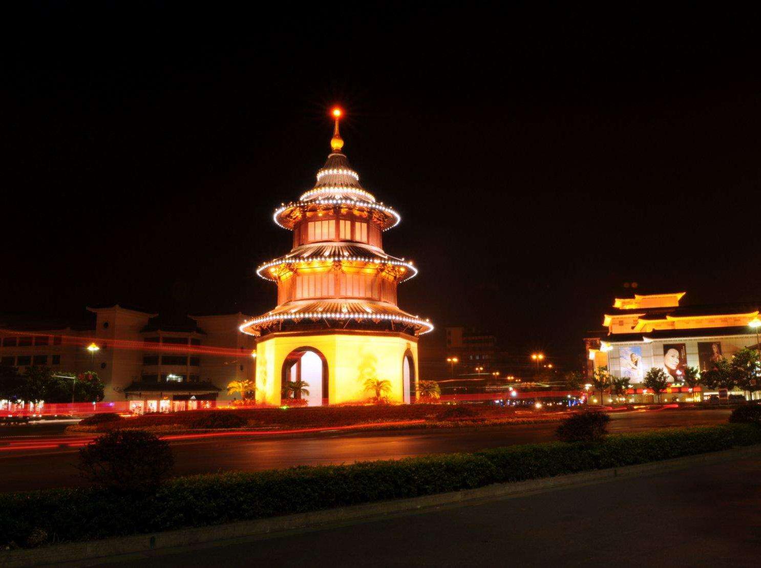 2扬州文昌阁位于汶河路,文昌路交叉处,为江苏省扬州市地标建筑,属于