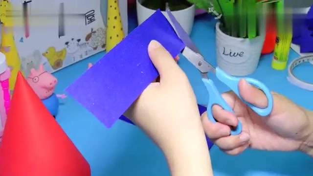 怎么用彩色卡纸做手工饰品