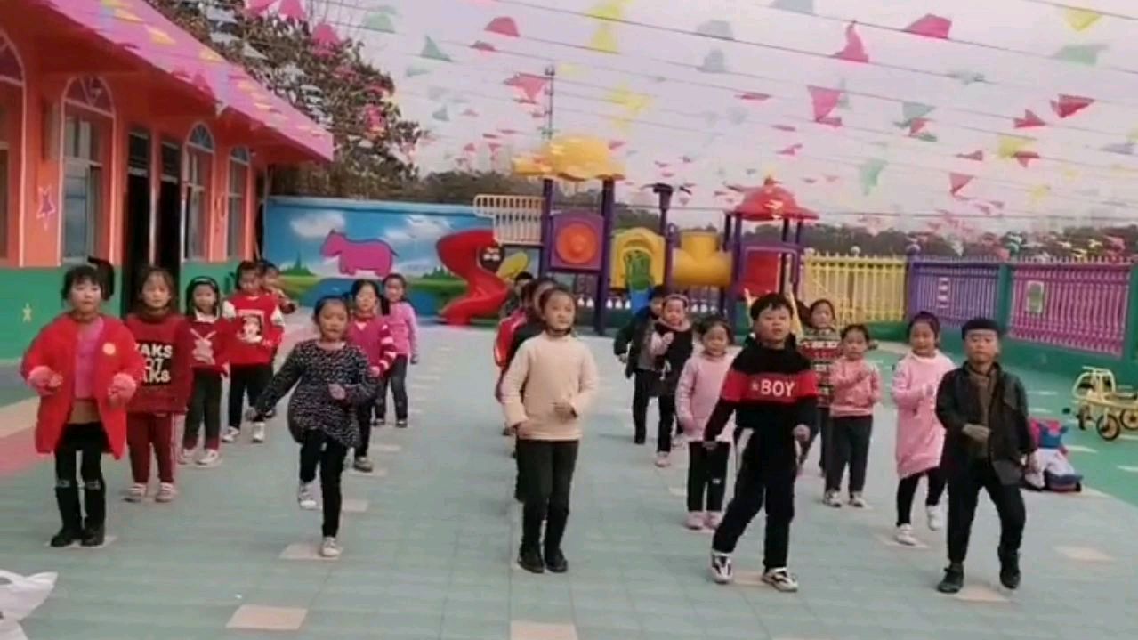 幼儿园舞蹈推荐,都是些基本动作,适合中班以上的孩子学习