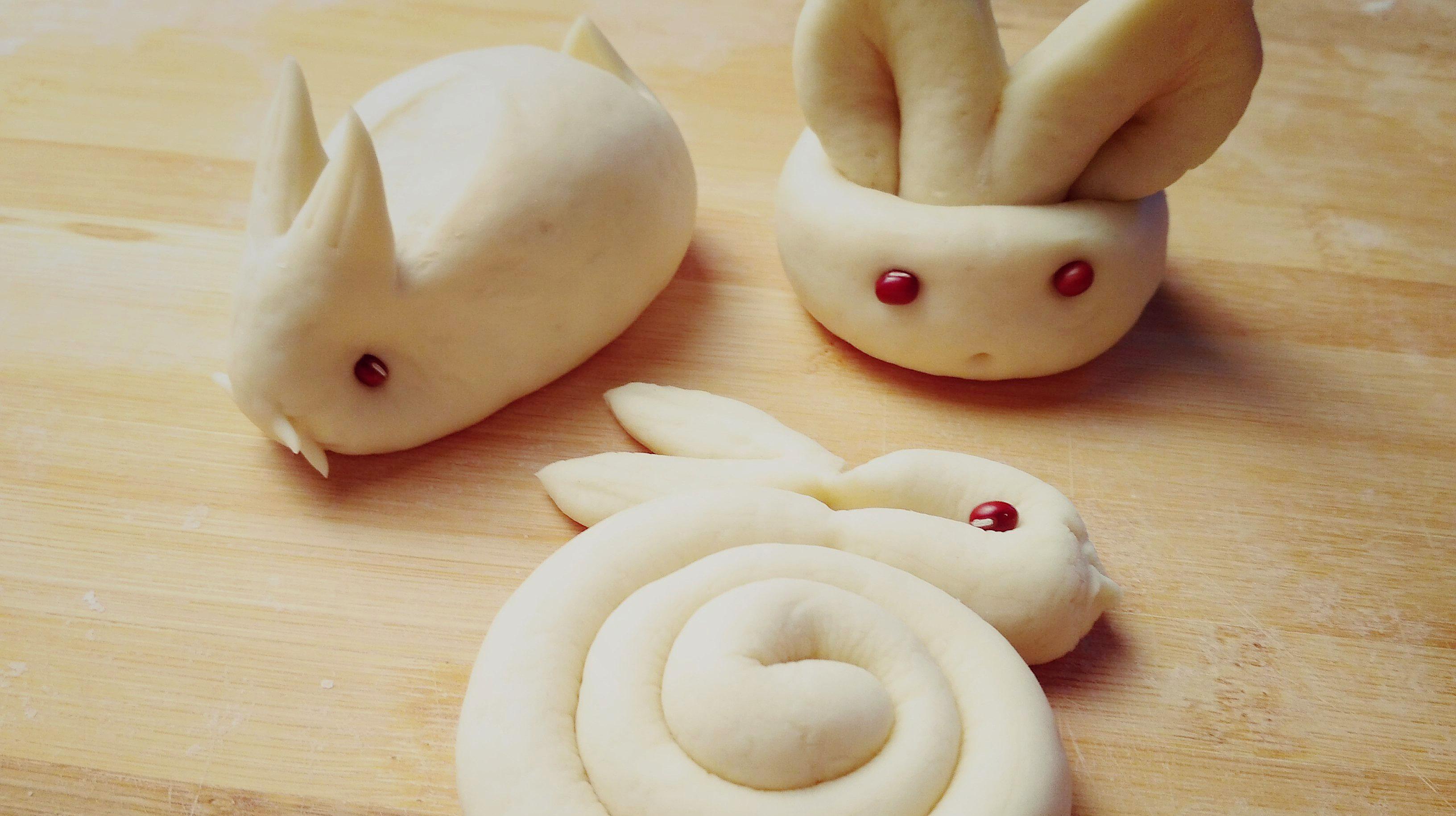 分享3款面食小兔子的做法,春节蒸馒头时做几个吧,孩子一定喜欢