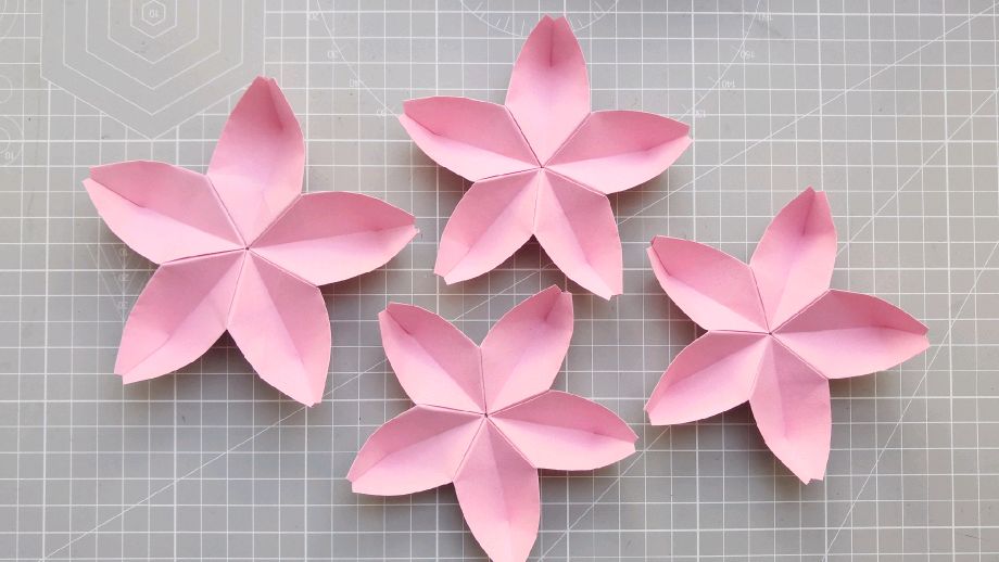 漂亮的折纸樱花,是组合的折法很简单哦,手残党也能学会