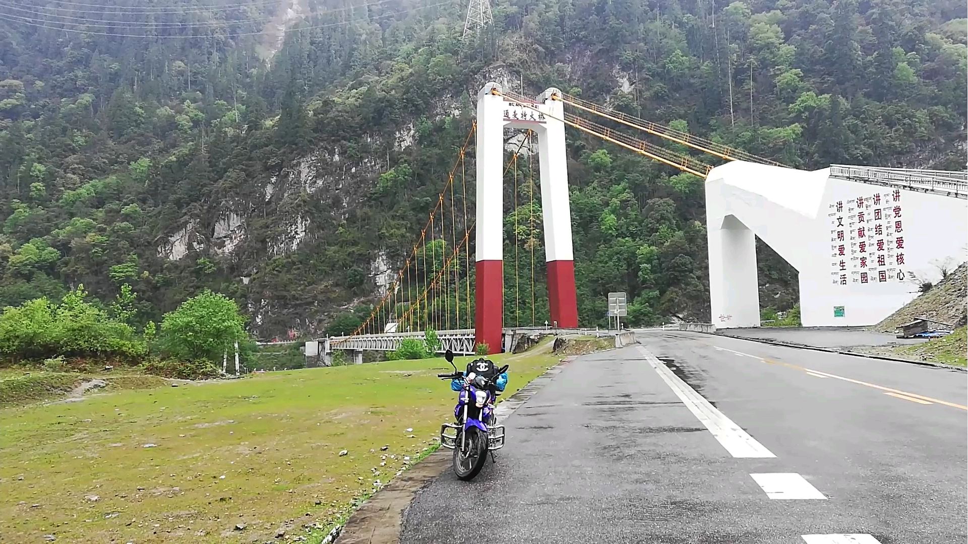 川藏线318国道,通麦天险不在危险,通麦特大桥太壮观了