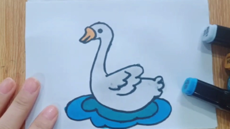 儿童简笔画上色教学视频,宝宝一看就会画,给游泳的大白鹅上色