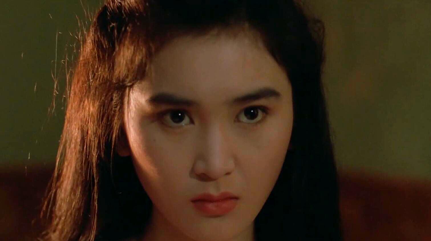 一部香港经典动作电影,年轻时候的温碧霞,是真的漂亮!