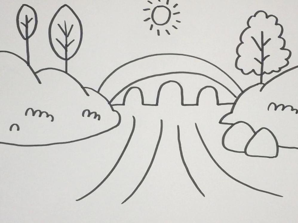 4家乡风景简笔画:先画出一棵大树,然后画出房子和大山,还有一条小路