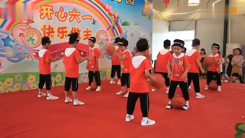 幼儿园儿童舞蹈视频,动作清晰,简单好看