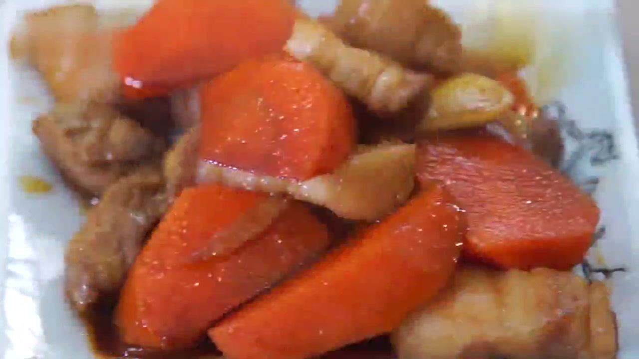 胡萝卜烧肉的做法