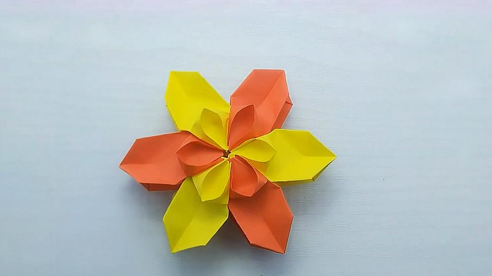 手把手教你折一朵立体折纸花朵,折法太简单了,小孩子也能学会