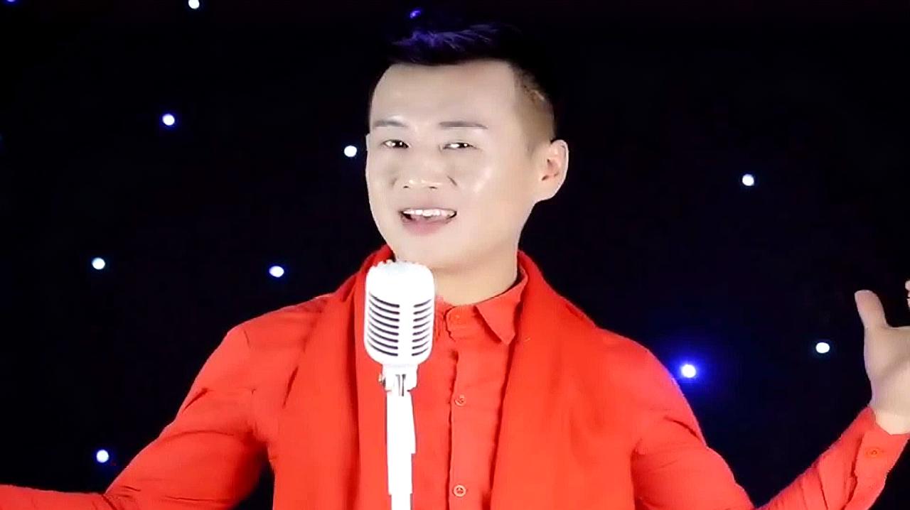 网红男歌手翻唱《尕撒拉》,经典草原歌曲,唱得热情十足!