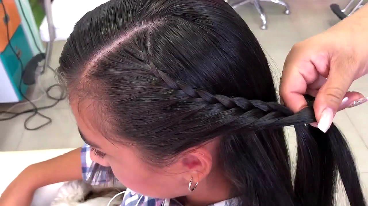 视频-漂亮又有气质的女童发型,这种编法不难又显气质,儿童编发教程