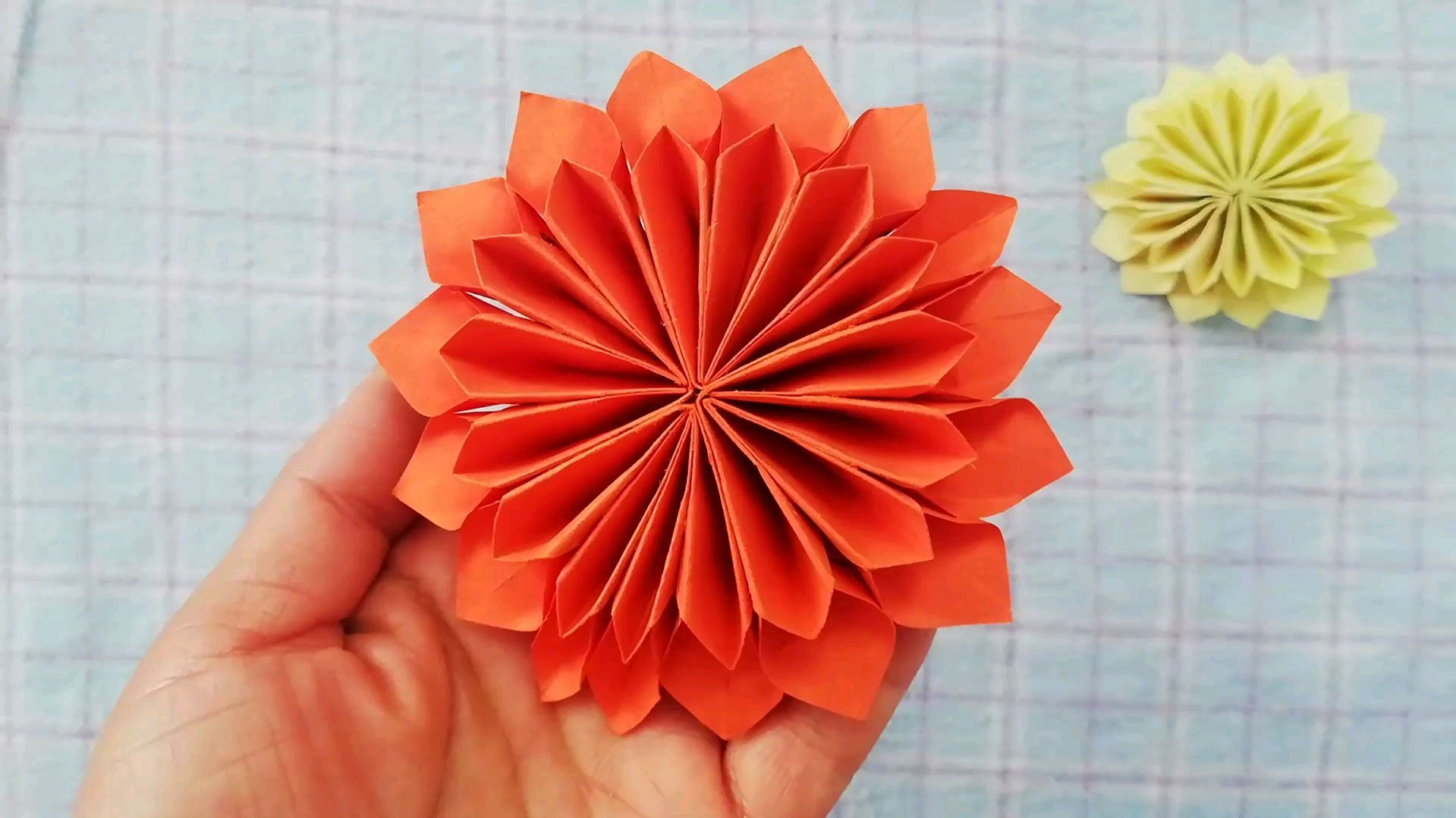 教你用彩纸折出漂亮的立体花朵,手工花折纸花教程