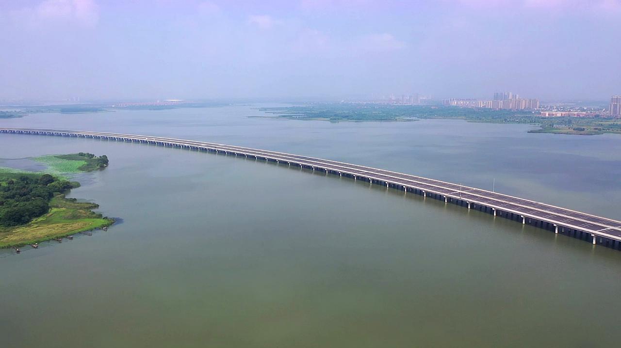 航拍武汉的后官湖,无人机带你看看后官湖特大桥和周围的城市风光