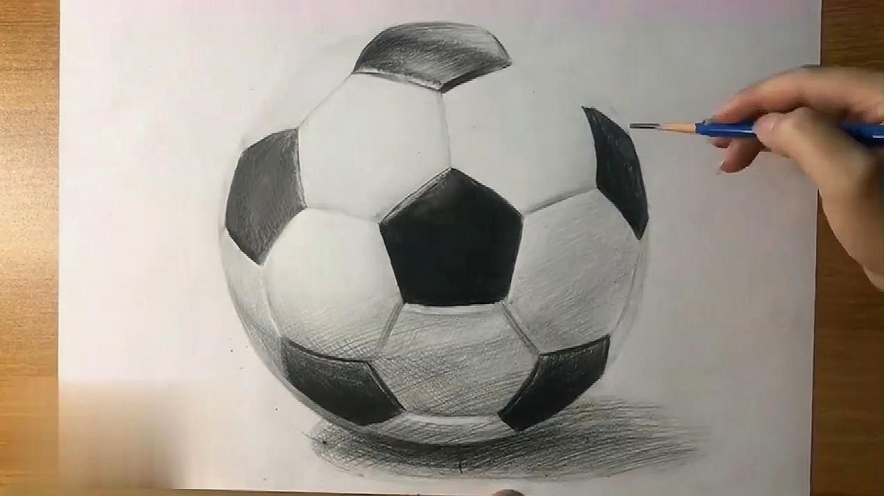 素描教程,老师教你画一个足球,让它看起来更有立体感,厉害!
