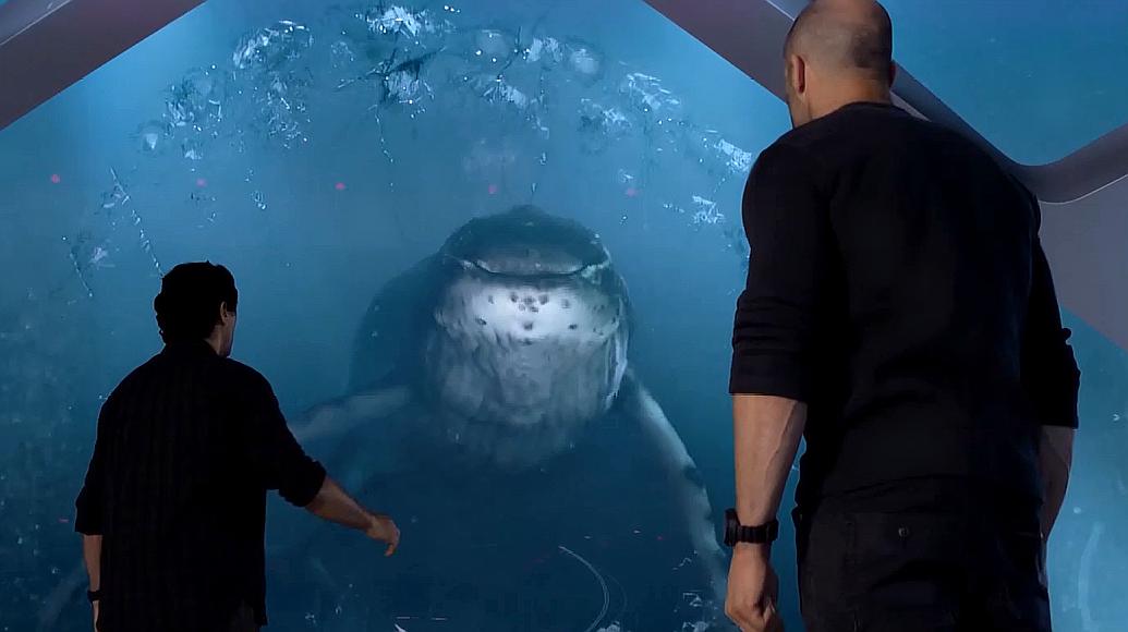 《巨齿鲨》中精彩片段,称霸海洋的巨齿鲨来袭,杰森智斗史前巨鲨