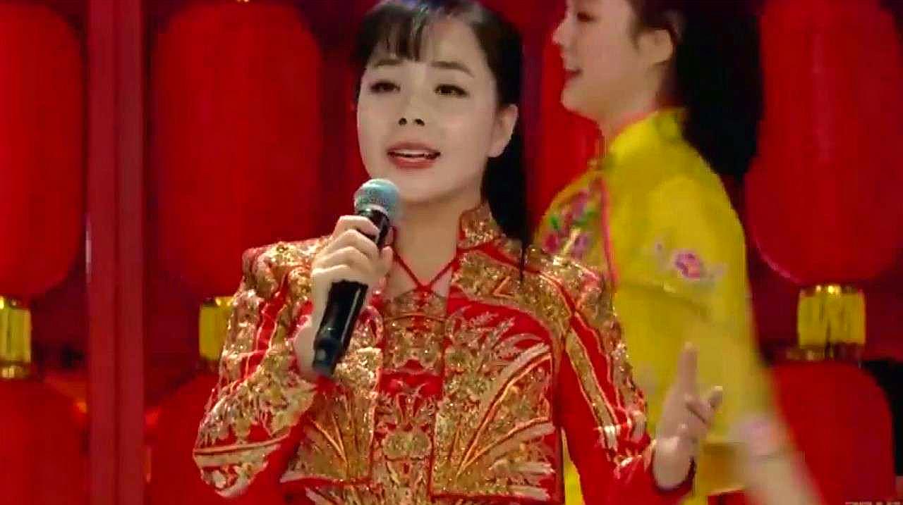 2新年贺岁歌曲《吉祥中国年,王二妮/王小妮演唱 02:39 来源:好看