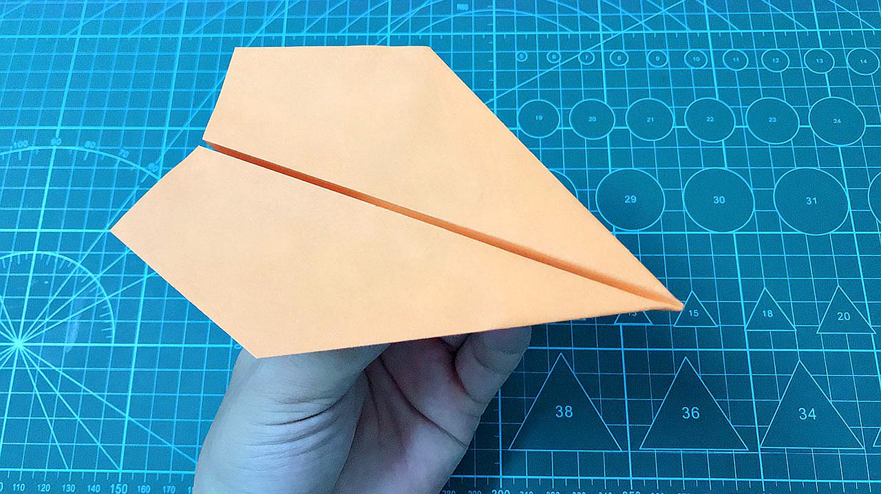 纸飞机怎么折