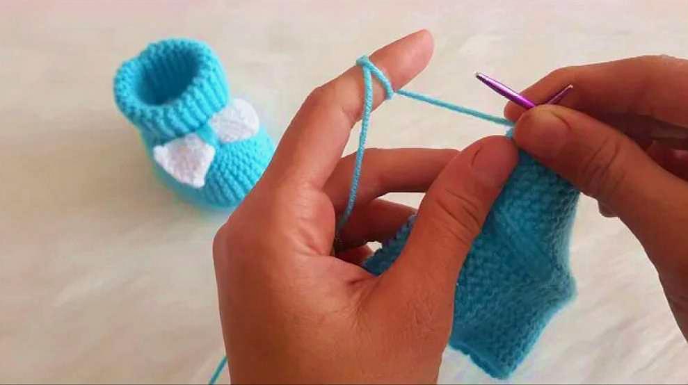 3棒针编织0-6个月女宝宝毛线鞋  21:55  来源:好看视频-棒针编织0-6