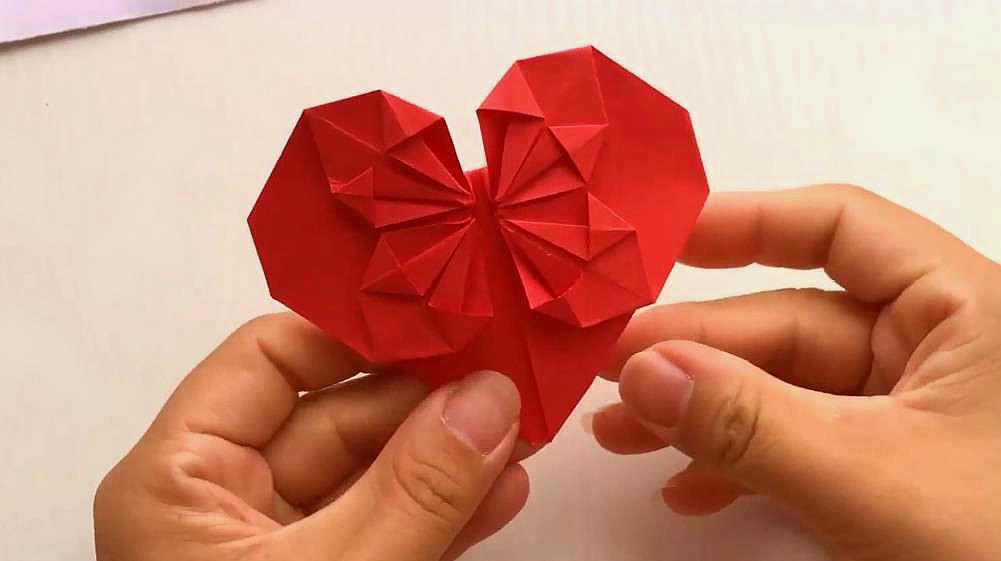手工折纸大全:心形的另外一种叠法,教你如何折一颗爱心