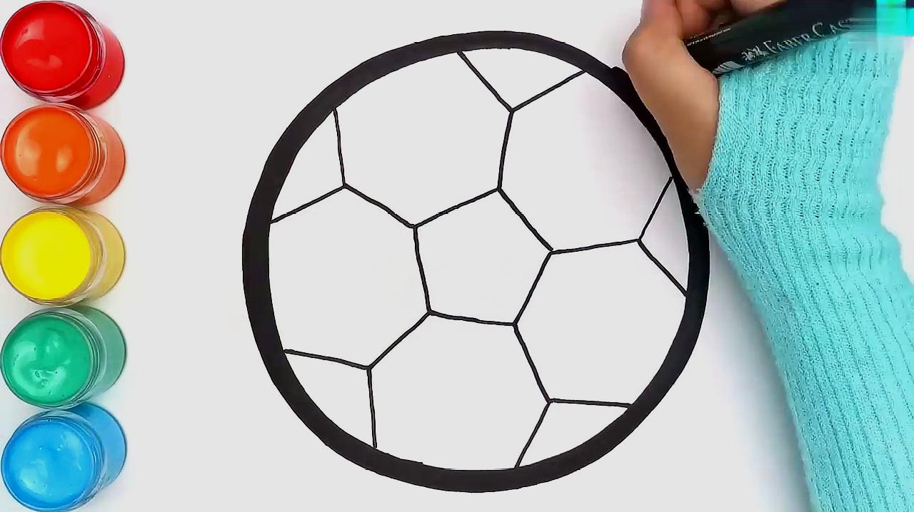 来源:好看视频-教你如何画3d立体足球,超级简单的简笔画 2足球简笔画