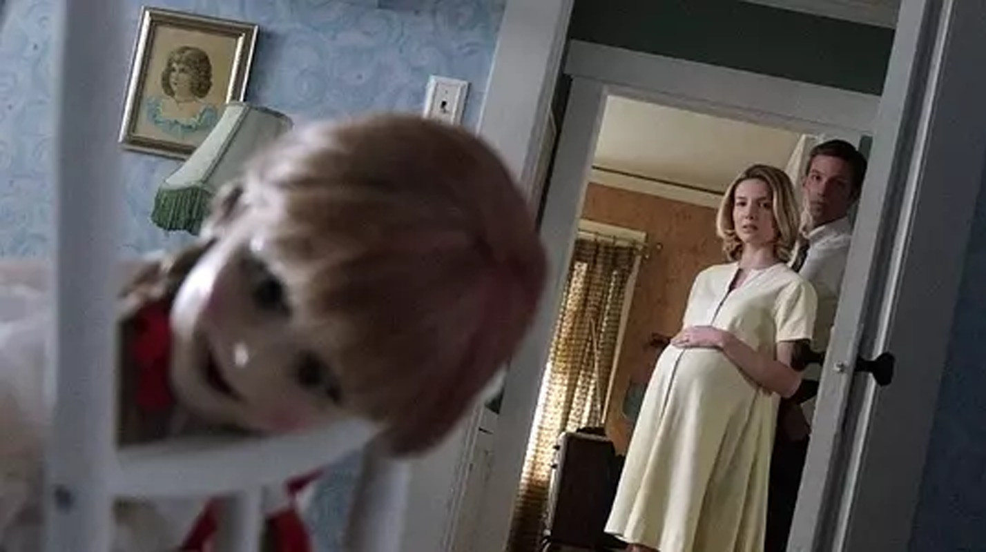 几分钟看完美国电影《安娜贝尔》洋娃娃引发血案的故事