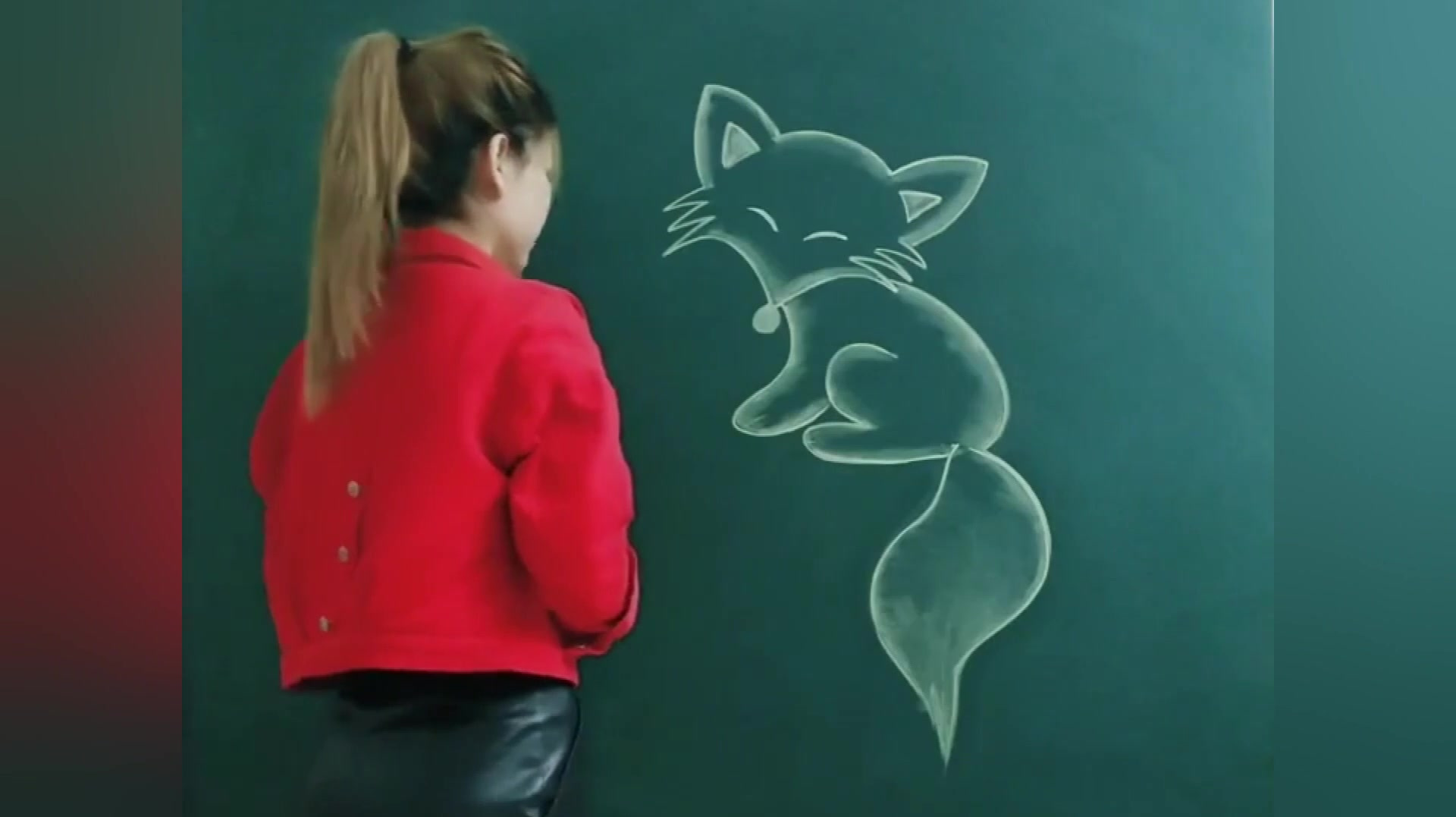 1狐狸简笔画:首先画出狐狸的脑袋,耳朵和嘴巴,再画出狐狸的眼睛,然后