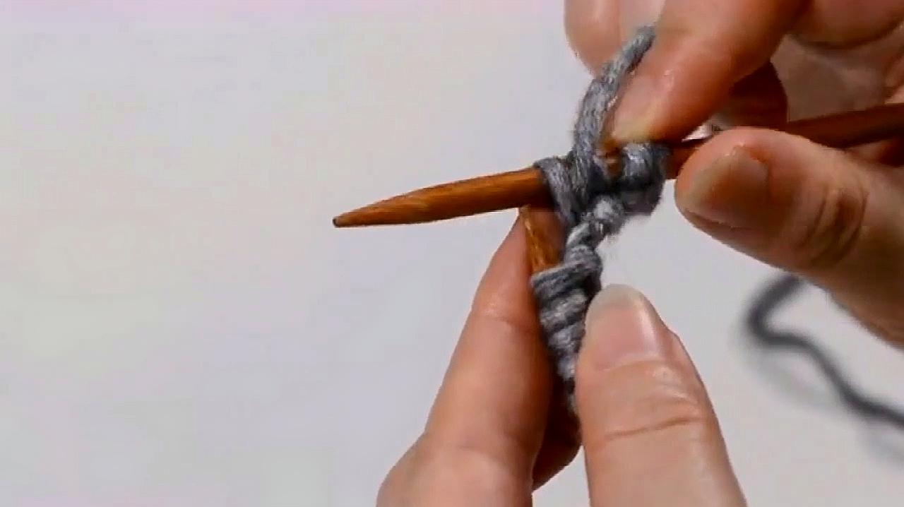 4飘逸通透的围巾织法:起针27针,第一针边针,左上二变一,加针,左上二变