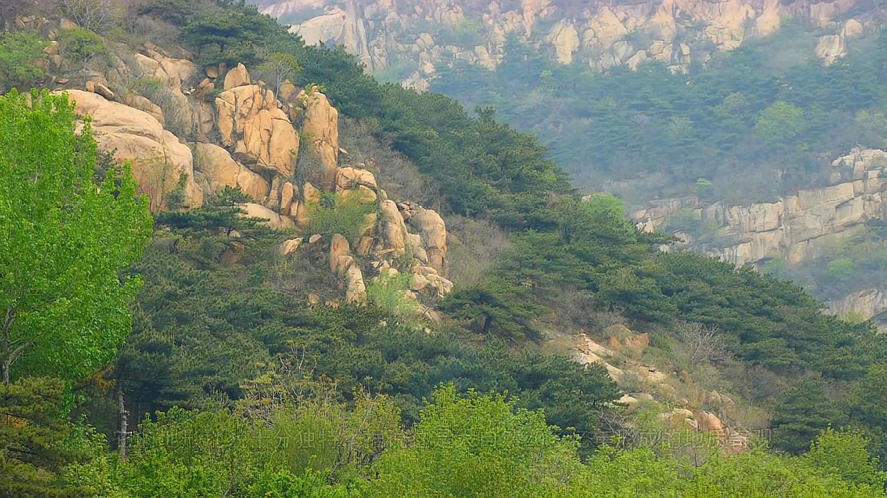 泰山桃花峪景区的彩石溪,国家地质公园,十分独特的地质奇观