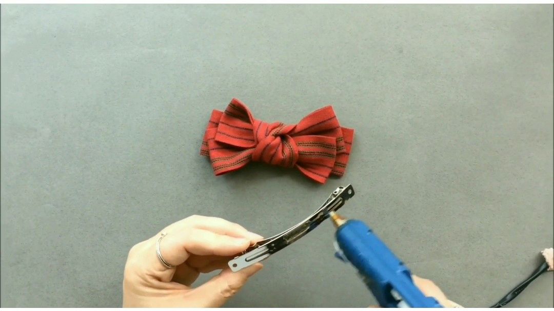 3diy手工立体折纸花球,简单又漂亮 03:22 来源:好看视频-diy手工