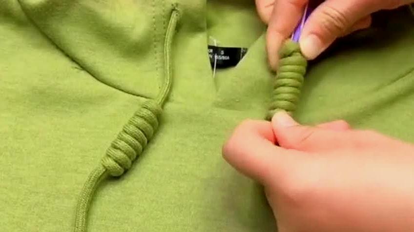 卫衣绳子系法,只需要一根笔,就可以轻松解决!