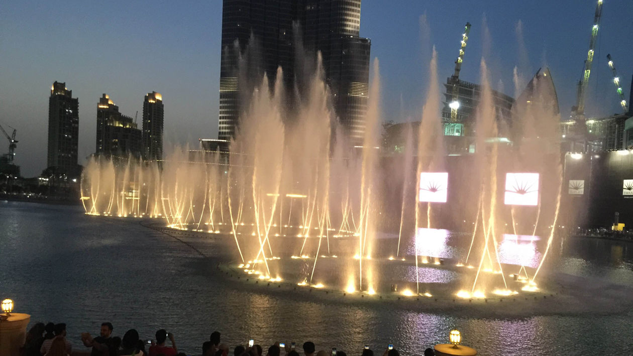 一分钟带你游遍迪拜音乐喷泉