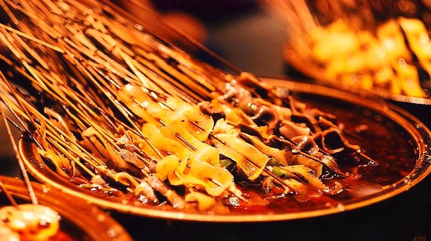 四川乐山最受欢迎的美食钵钵鸡,吃着太上瘾!