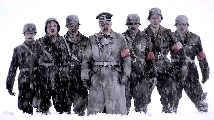 众人找到一盒二战宝藏,然后纳粹丧尸就生气了,速看《死亡之雪》