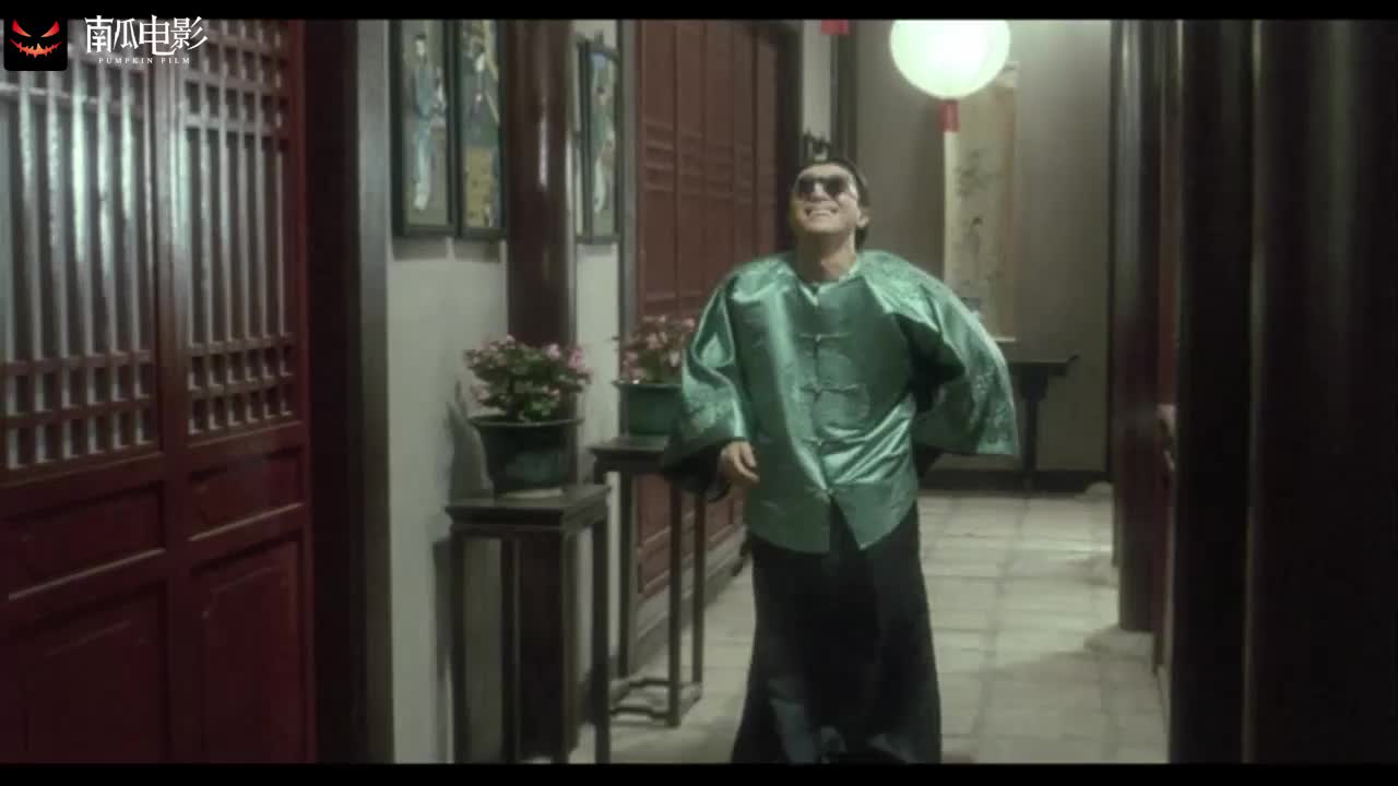 1多隆拿尚方宝剑要砍王爷,结果王爷却有免死金牌.