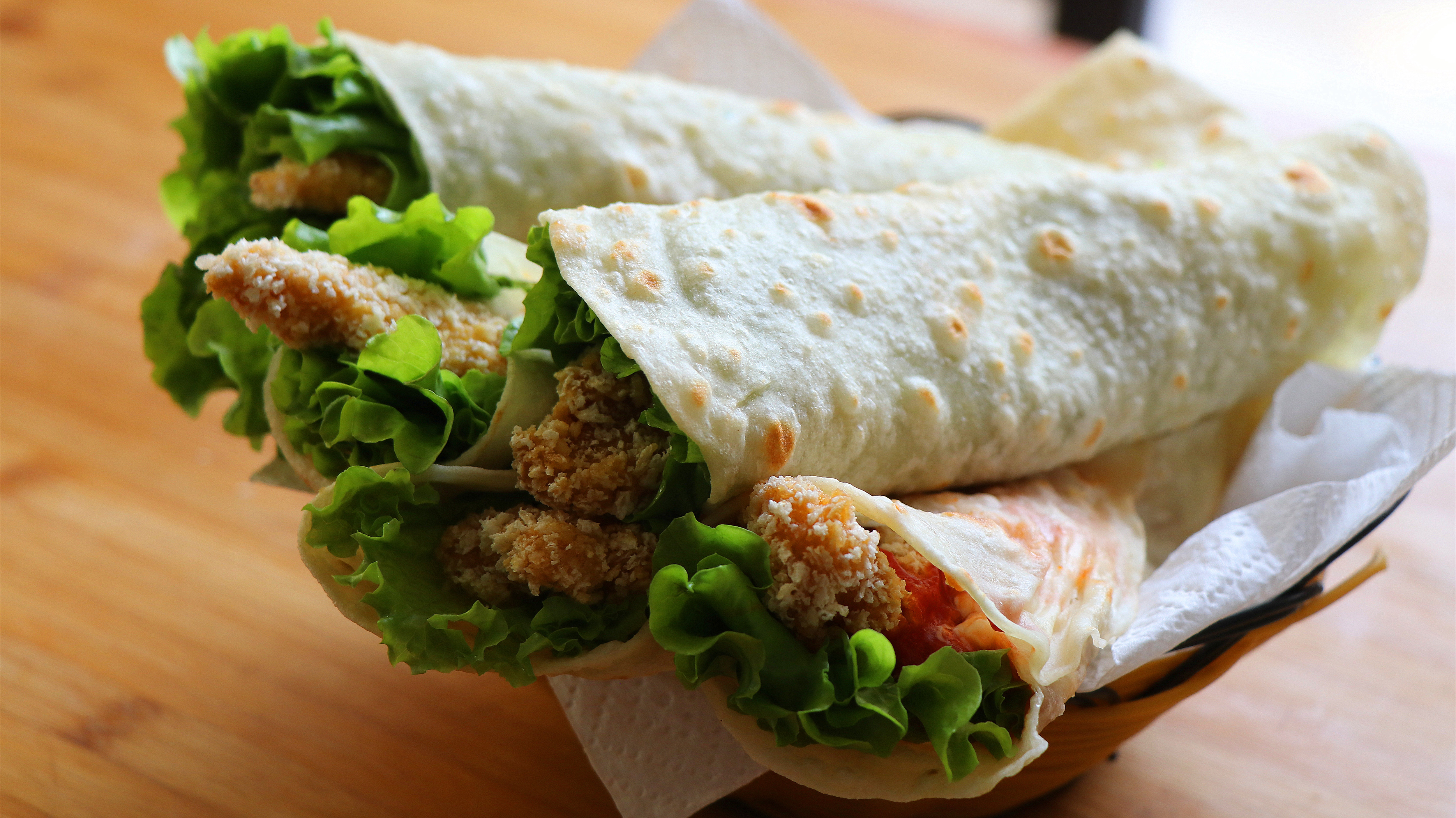 外面卖15的鸡肉卷,自己在家做,方法简单,比外面卖的都好