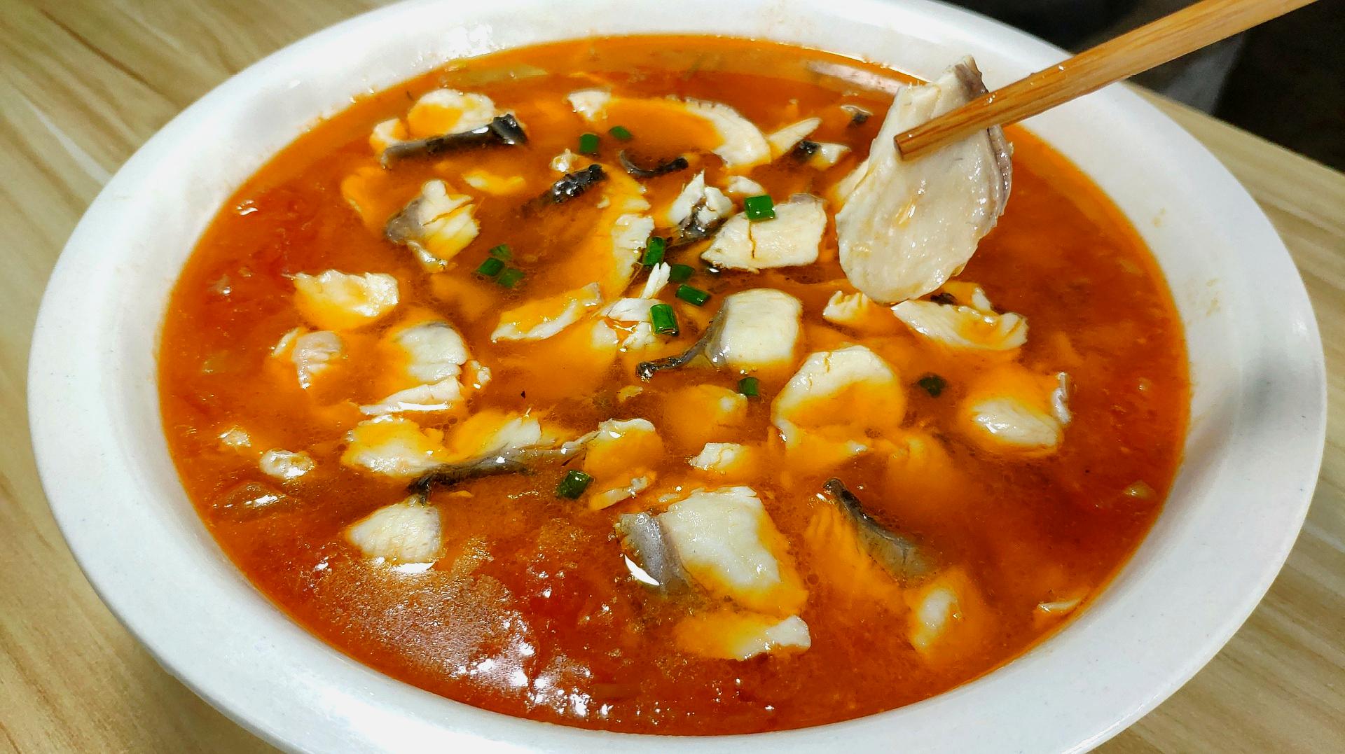 正宗番茄鱼的家常做法,鱼肉鲜嫩,汤汁鲜美,上桌连汤汁都不剩