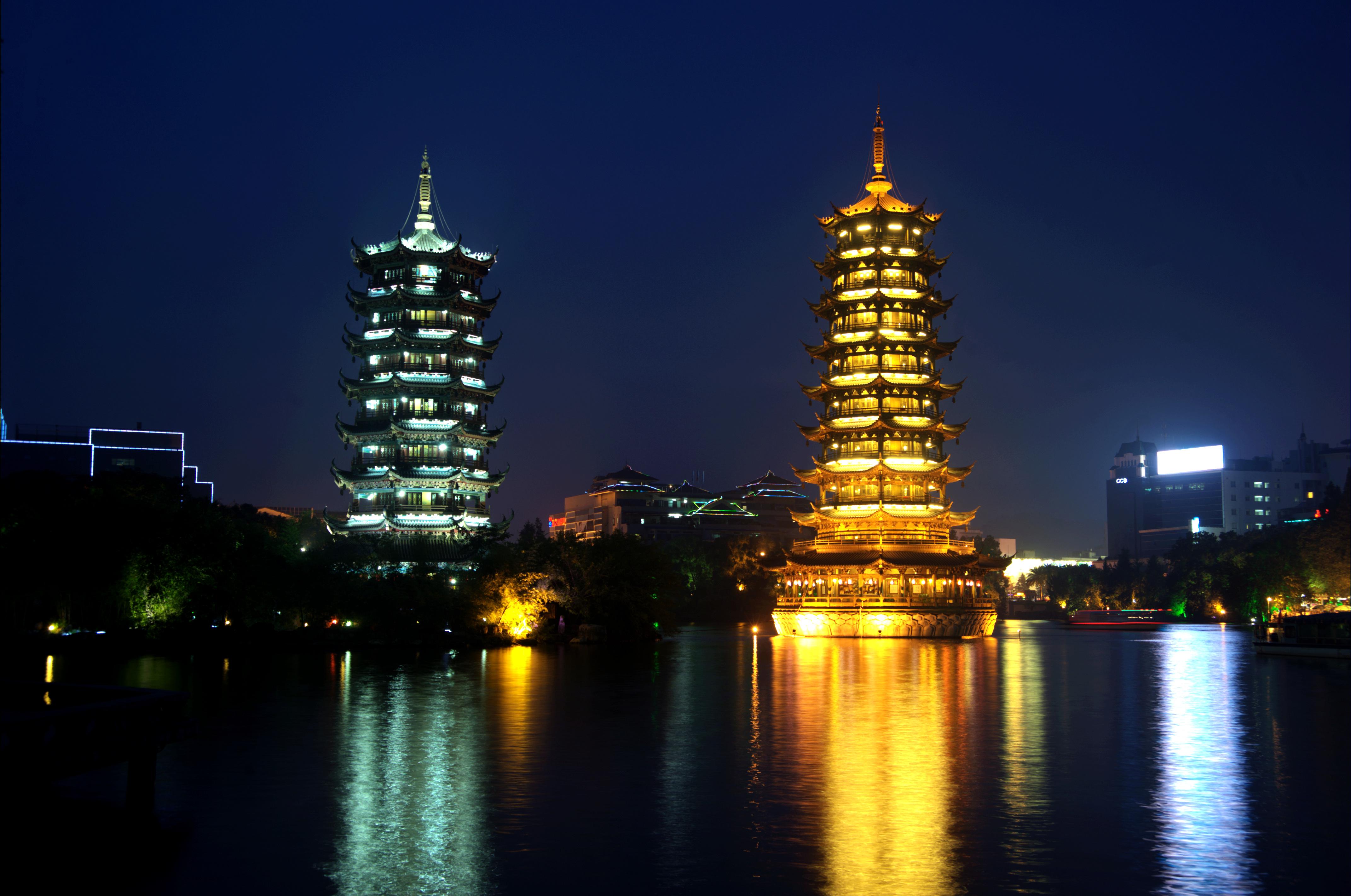 旅游避坑攻略|桂林的这个地方夜景太妖娆,游客容易被忽悠上船!