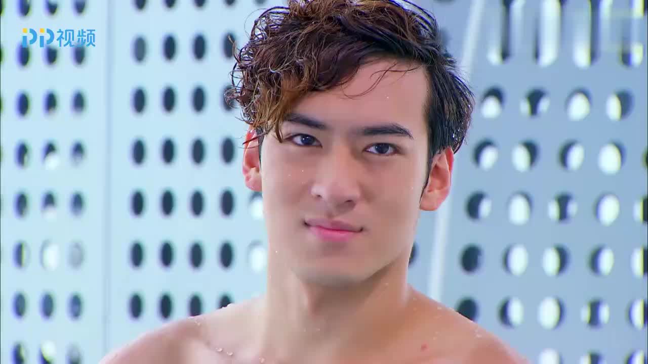 夏日心跳:文曦不听话,硬是要跳水,果不其然还是受伤了