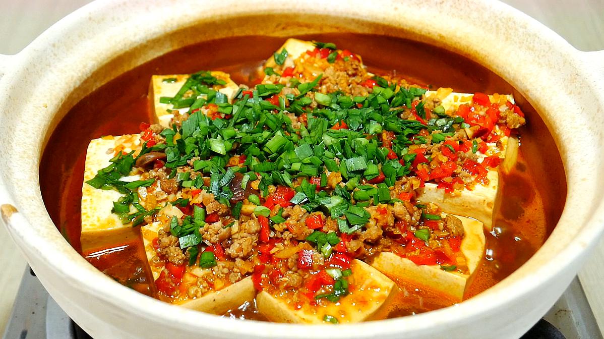 湘菜大厨教你砂锅焗豆腐的家常做法,鲜嫩多汁,营养又美味