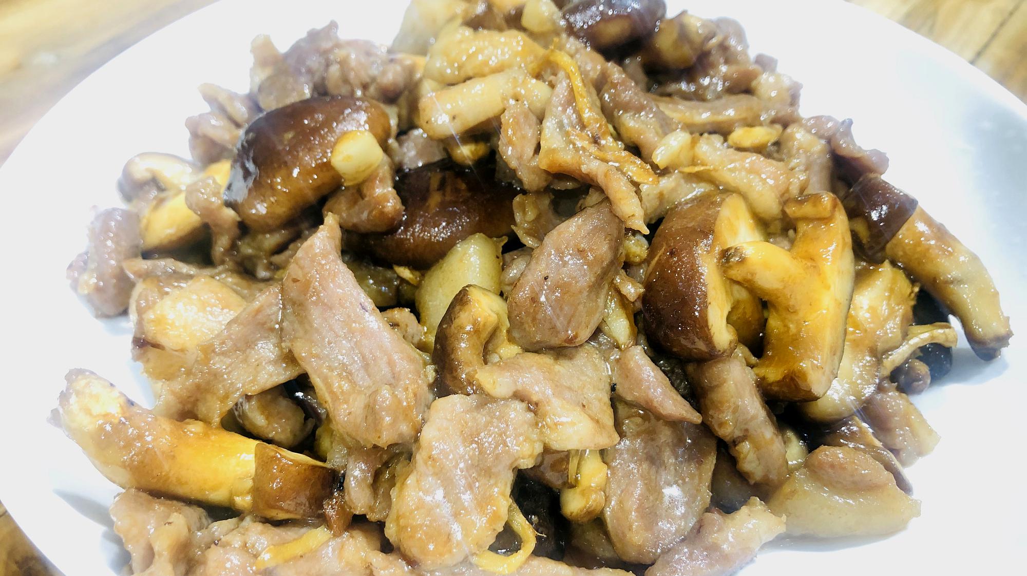 炒肉丁蘑菇图片